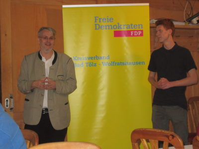 FDP Kreisvorsitzender Fritz Haugg und der stellvertretende Juli-Vorsitzende von Oberbayern Simon Roloff aus Bichl